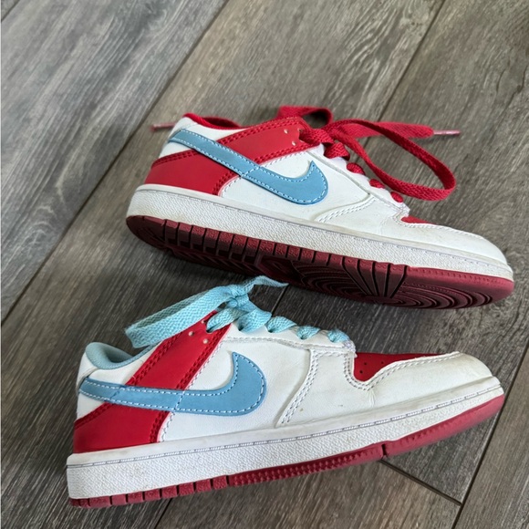 Nike Red and Blue Mismatched Sneakers - Picture 3 of 6